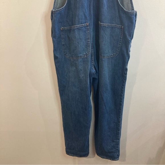 GAP Sz S Patch Pockets Mid Wash Adjustable Straps Overalls - Picture 9 of 13